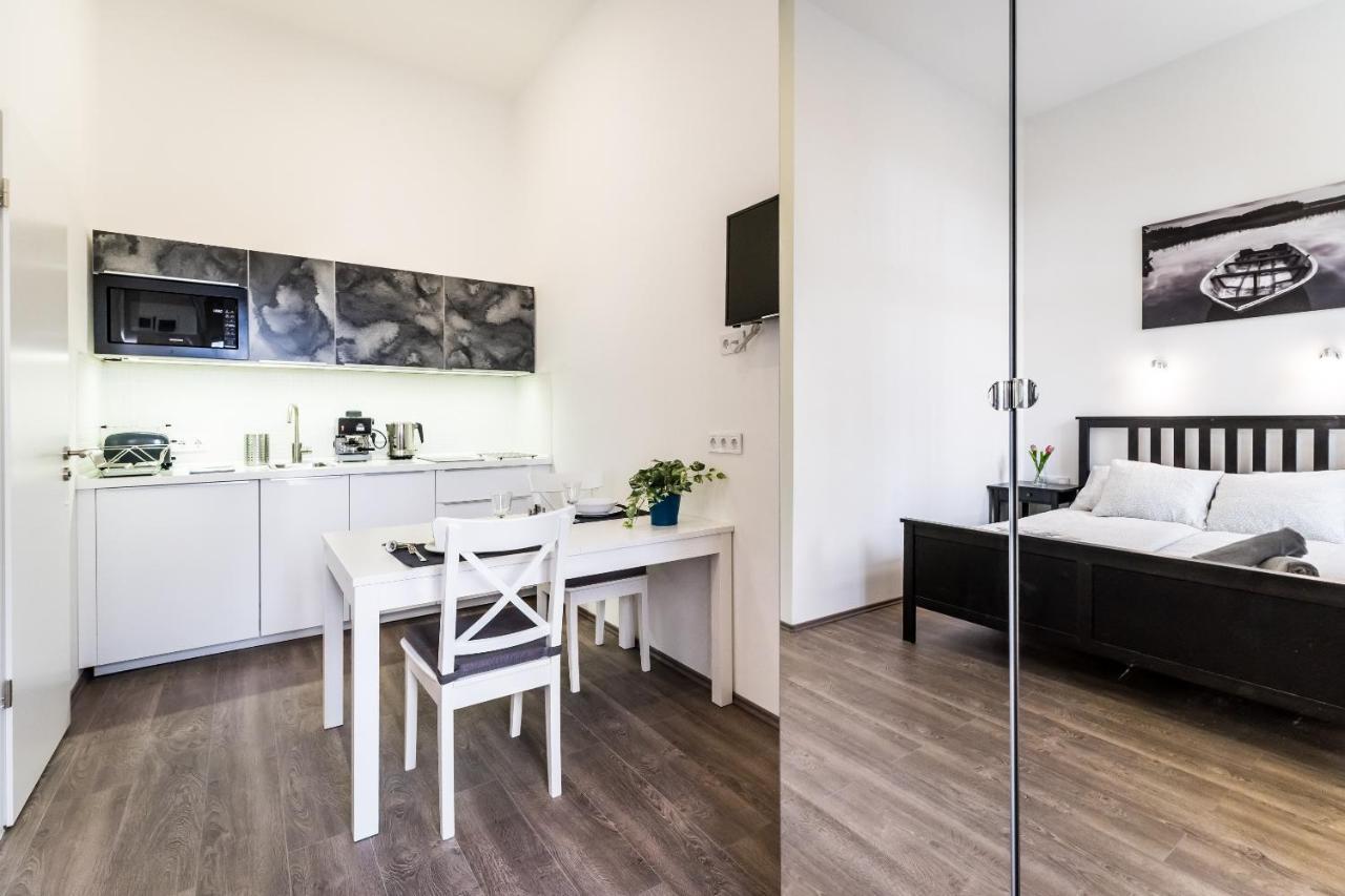 Cosy Studios In The Heart Of The City บูดาเปสต์ ภายนอก รูปภาพ