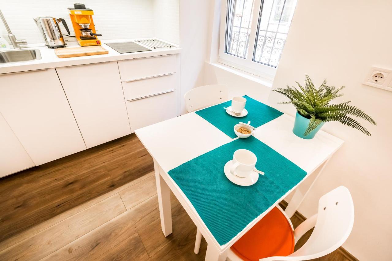Cosy Studios In The Heart Of The City บูดาเปสต์ ภายนอก รูปภาพ